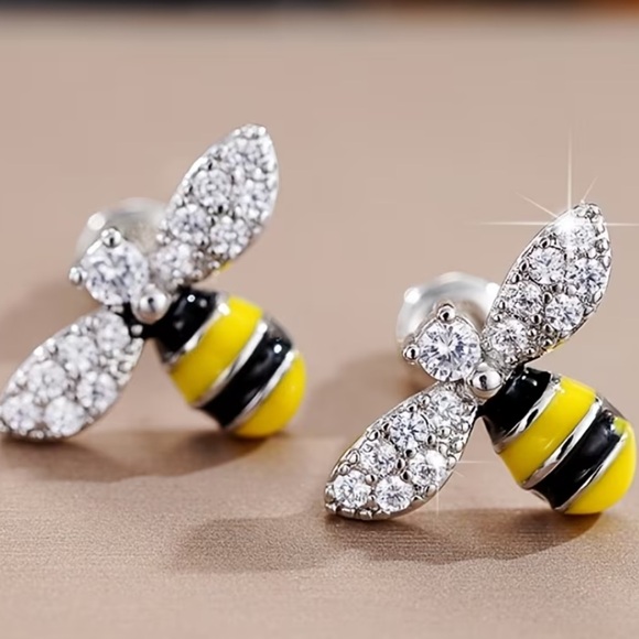 Jewelry - 🐝🌼🐝 BUMBLE BEE SILVER, YELLOW, & BLACK CRYSTAL STUD EARRINGS❗️🐝🌼🐝